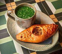Рыбный бульон с расстегаем
