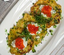 Драники из цукини с рикотой и икрой