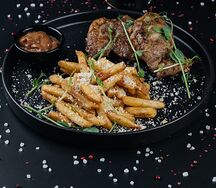 Бедро куриное с картофелем фри