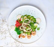 Салат с кальмаром с чука салатом и креветками