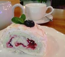 Меренговый рулет Фисташка-малина