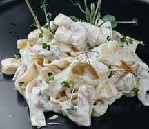 Феттучини с курицей и с шампиньонами 