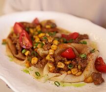 Блинчики с говядиной и соусом BBQ