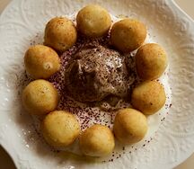 Мини-сырники с мороженым из халвы