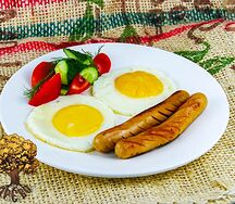 Яичница глазунья с сосисками