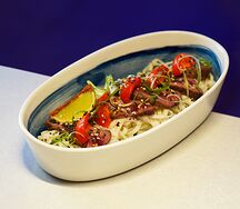 Удон с говядиной и вареньем из перца Халапеньо
