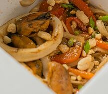 Wok с морепродуктами