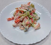 Салат из курицы и овощей