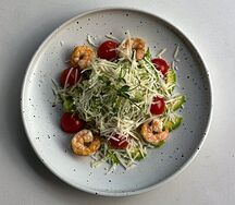 Салат с креветками и авокадо 