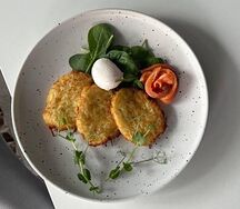 Драники со слабосолёным лососем 