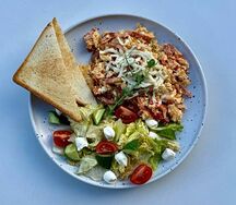 Большой Скрэмбл с колбасками