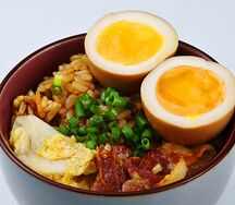 Рис с беконом и кимчи