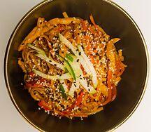 Фунчоза с курицей, овощами, с соусом терияки