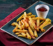 Картофель фри с соусом