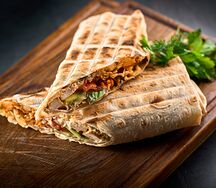 Шаурма на мангале с курицей