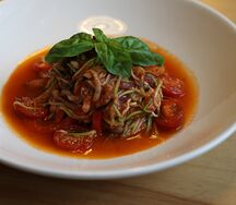 Спагетти из цукини с овощами Vegan