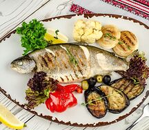 Форель жареная или на пару с рисом и овощами