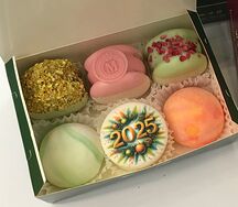 Ассорти макарон и моти 