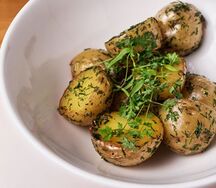 Запеченный бейби картофель