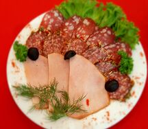 Нарезка из колбасы