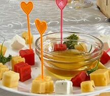 Сырная тарелка с медом