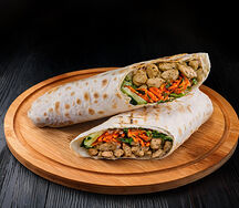 Мега шаурма из курицы в лаваше