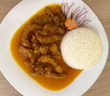 Рис со свининой в кисло-сладком соусе