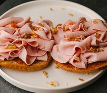 Бутер с докторской 