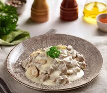 Печень по-строгановски