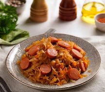 Капуста тушёная с сосисками