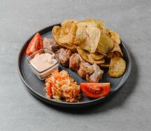 Шашлык из свиной вырезки с томатами