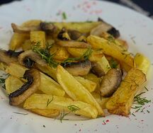 Жареный картофель с грибами