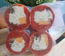 Рулет из нерки с сырной начинкой для запекания