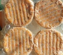 Котлеты из палтуса и форели с сыром и вялеными томатами