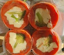 Рулет из нерки с сырной начинкой, брокколи и моцареллой для запекания