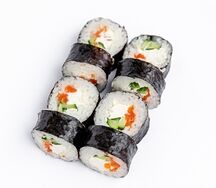 Ролл с лососем и огурцом