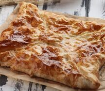 Слоеный хачапури с сыром