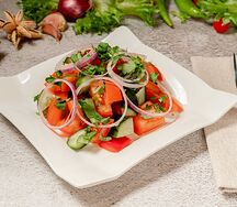 Салат по-грузински с кахетинским маслом