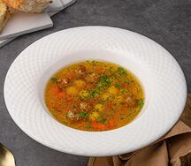 Куриный бульон с фрикадельками и петрушкой 