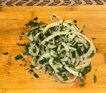 Лук с зеленью