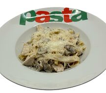 Паста с курицей и грибами