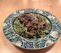 Паста с грибным дюкселем и беконом
