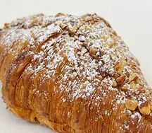Миндальный круассан