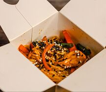 Яичная лапша с курицей