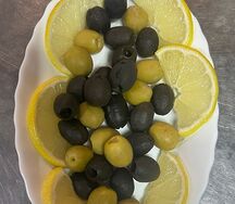 Оливки и маслины с лимоном