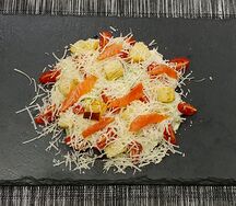Цезарь с копченым лососем