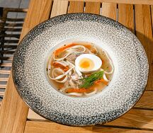 Куриный бульон с лапшой