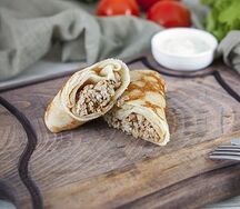 Блинчик с мясом и сметаной