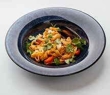 Паста Том ям с морепродуктами