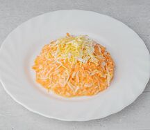 Салат с морковью и сыром